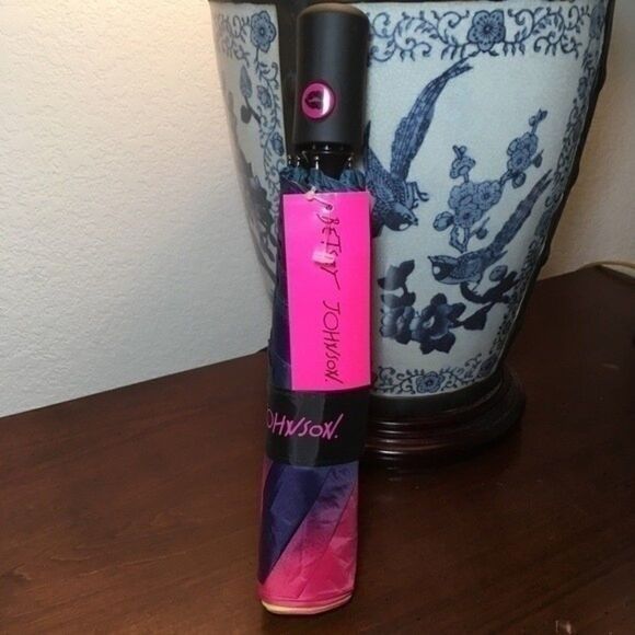 NWT BETSEY JOHNSON MULTI COLOR TIE-DYE AUTO OPEN UMBRELLA - Picture 6 of 8